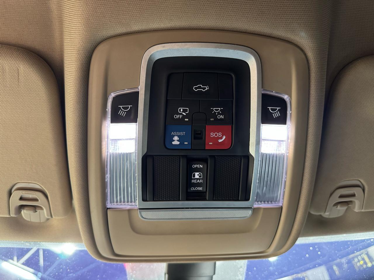 RAM 1500 Laramie 4x4 Crew Cab 5'7" Box 2019