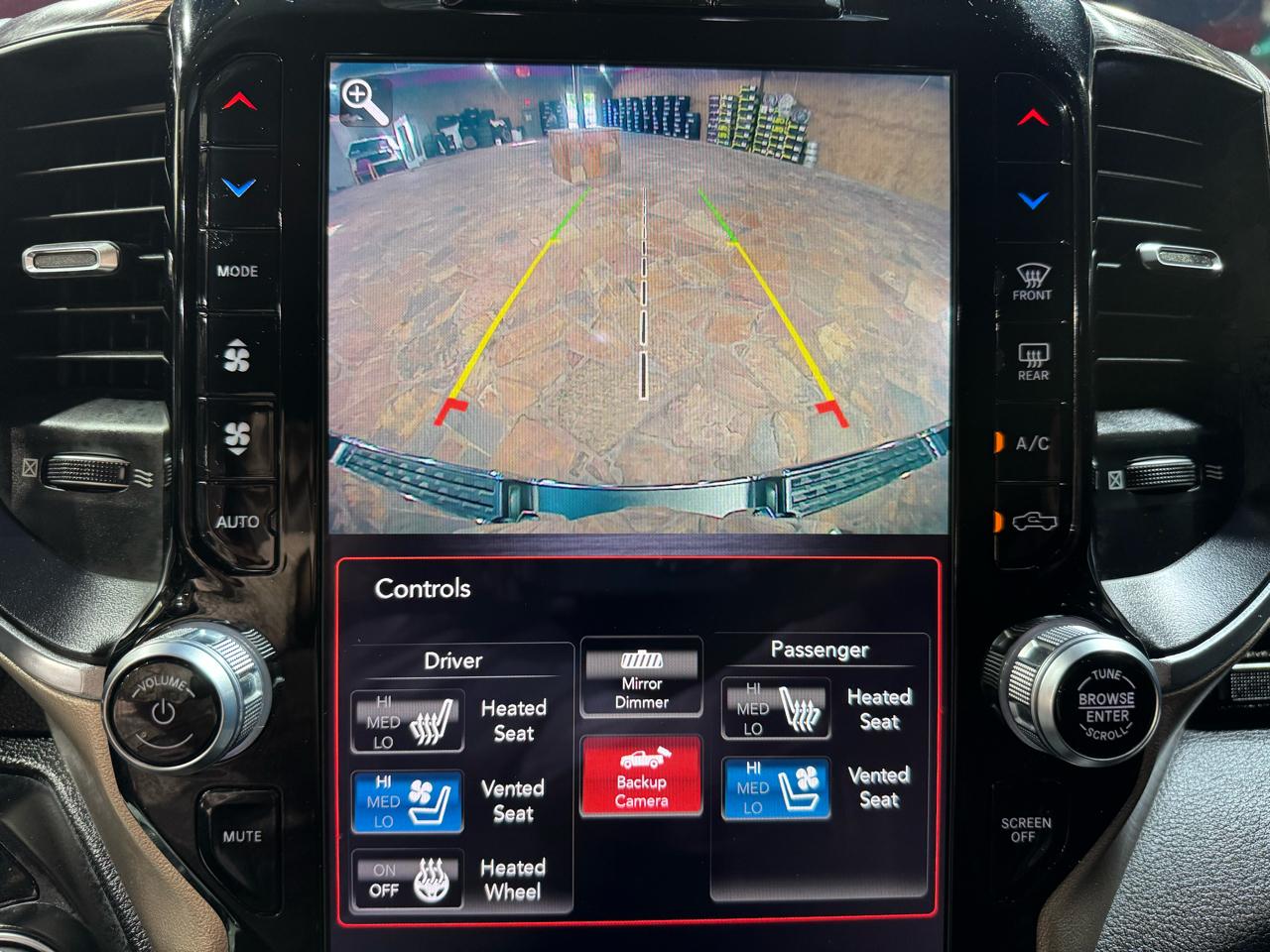 RAM 1500 Laramie 4x4 Crew Cab 5'7" Box 2019