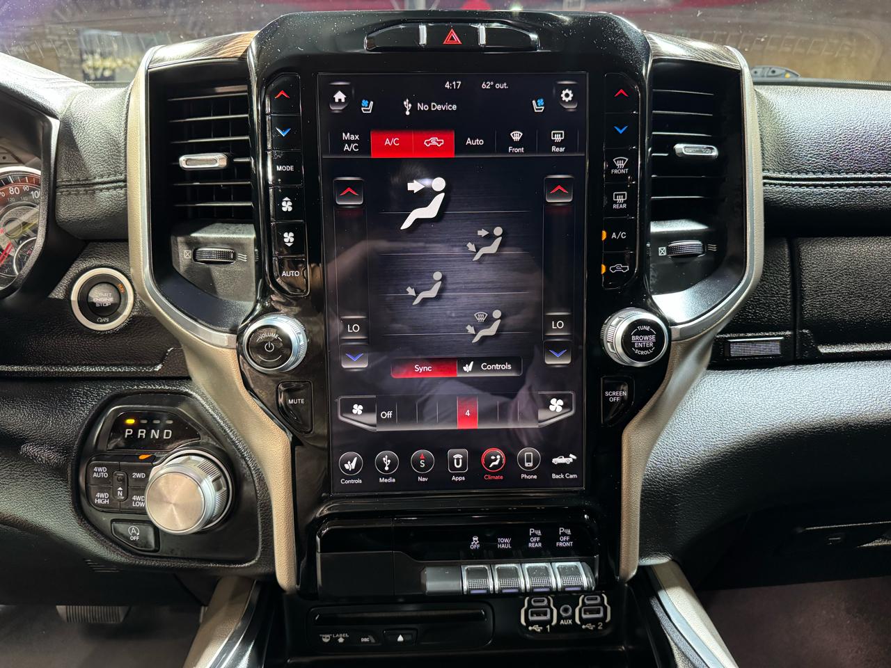 RAM 1500 Laramie 4x4 Crew Cab 5'7" Box 2019