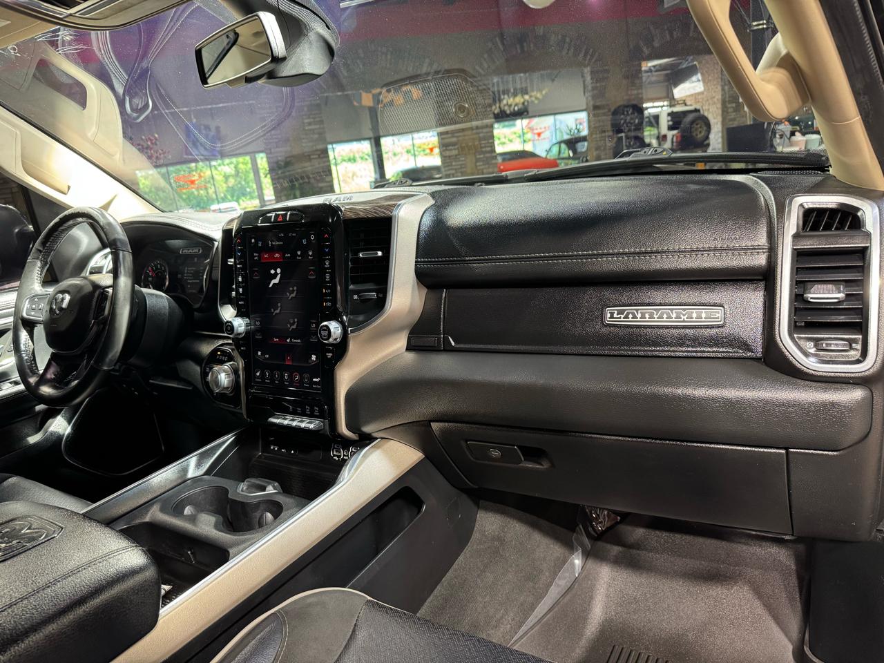 RAM 1500 Laramie 4x4 Crew Cab 5'7" Box 2019