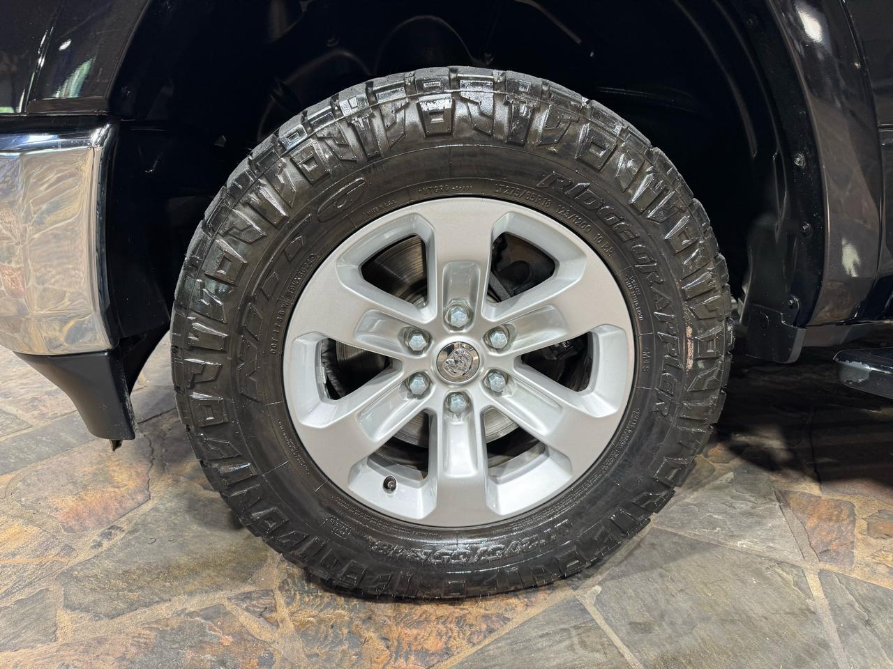 RAM 1500 Laramie 4x4 Crew Cab 5'7" Box 2019