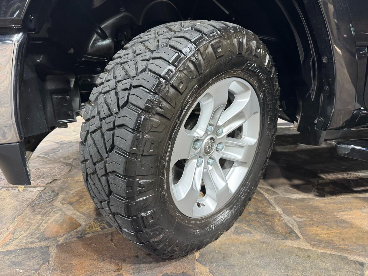 RAM 1500 Laramie 4x4 Crew Cab 5'7" Box 2019