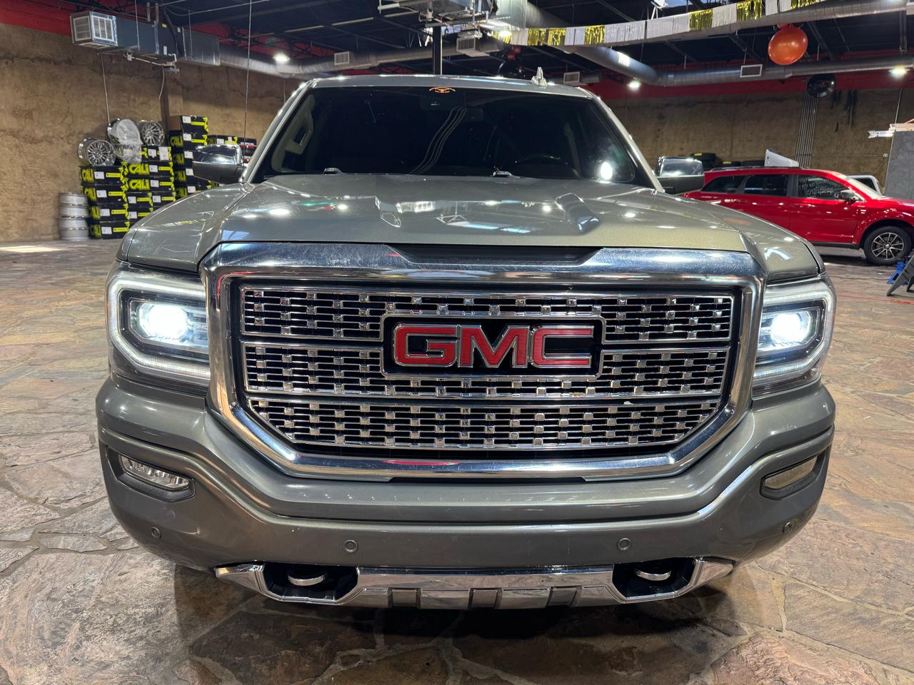 GMC Sierra 1500 4WD Crew Cab 143.5" Denali 2018