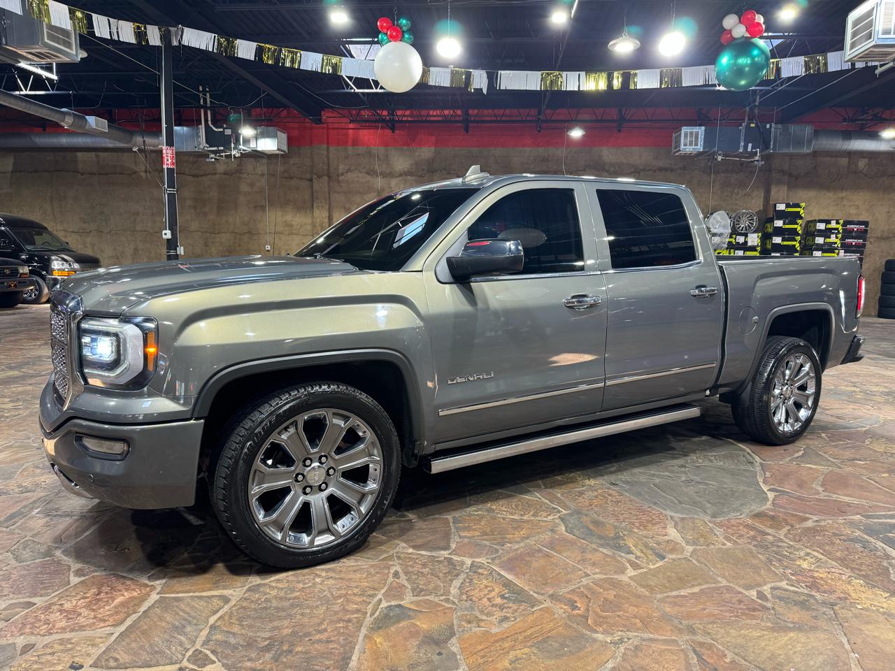 GMC Sierra 1500 4WD Crew Cab 143.5" Denali 2018