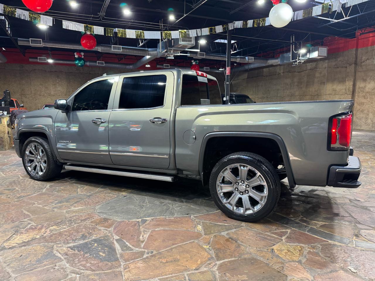 GMC Sierra 1500 4WD Crew Cab 143.5" Denali 2018