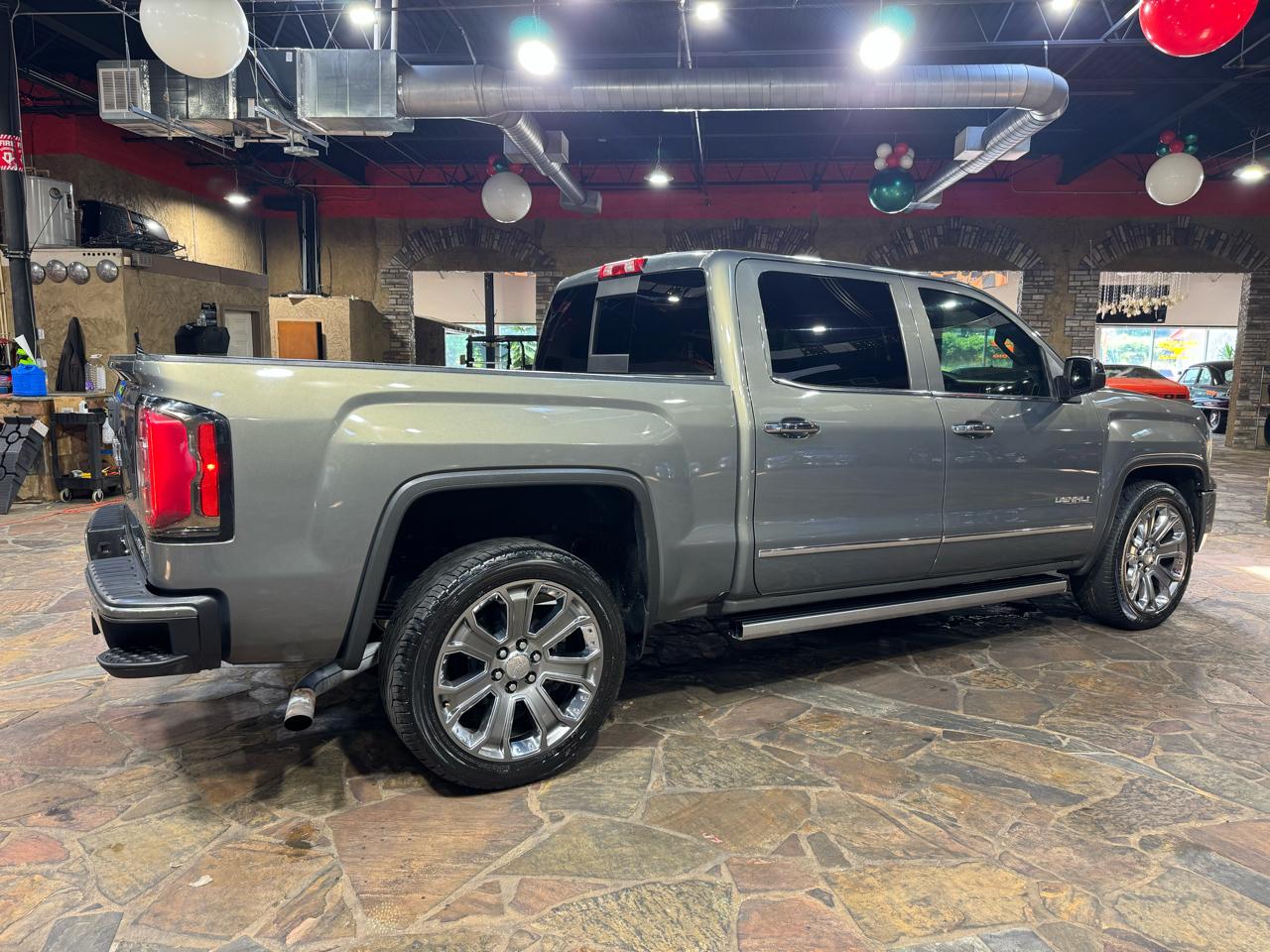 GMC Sierra 1500 4WD Crew Cab 143.5" Denali 2018