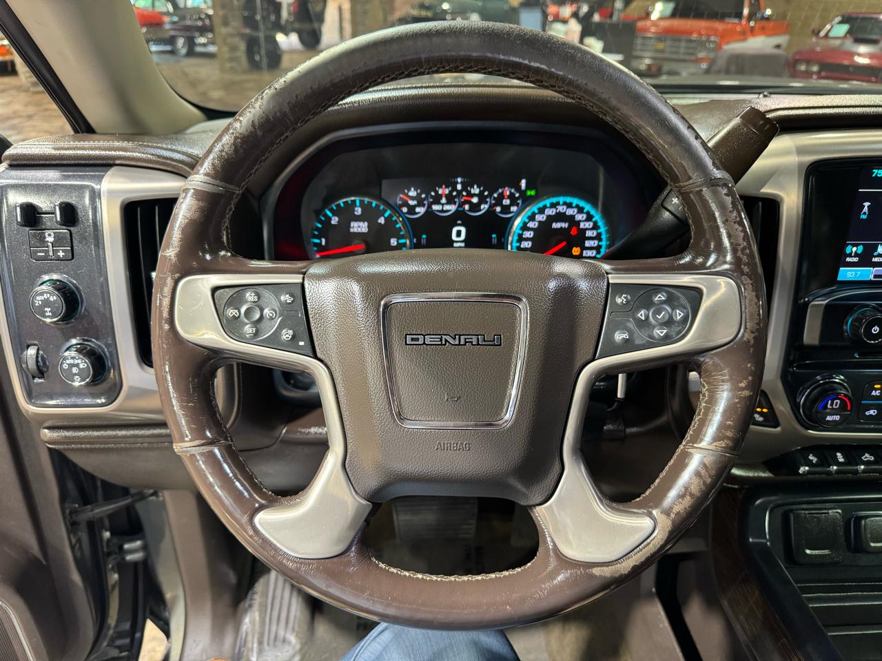 GMC Sierra 1500 4WD Crew Cab 143.5" Denali 2018
