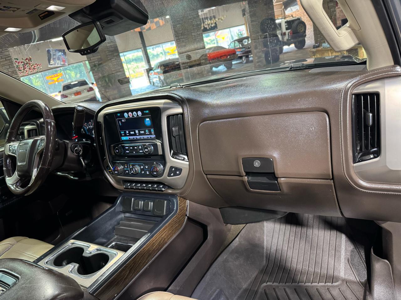 GMC Sierra 1500 4WD Crew Cab 143.5" Denali 2018