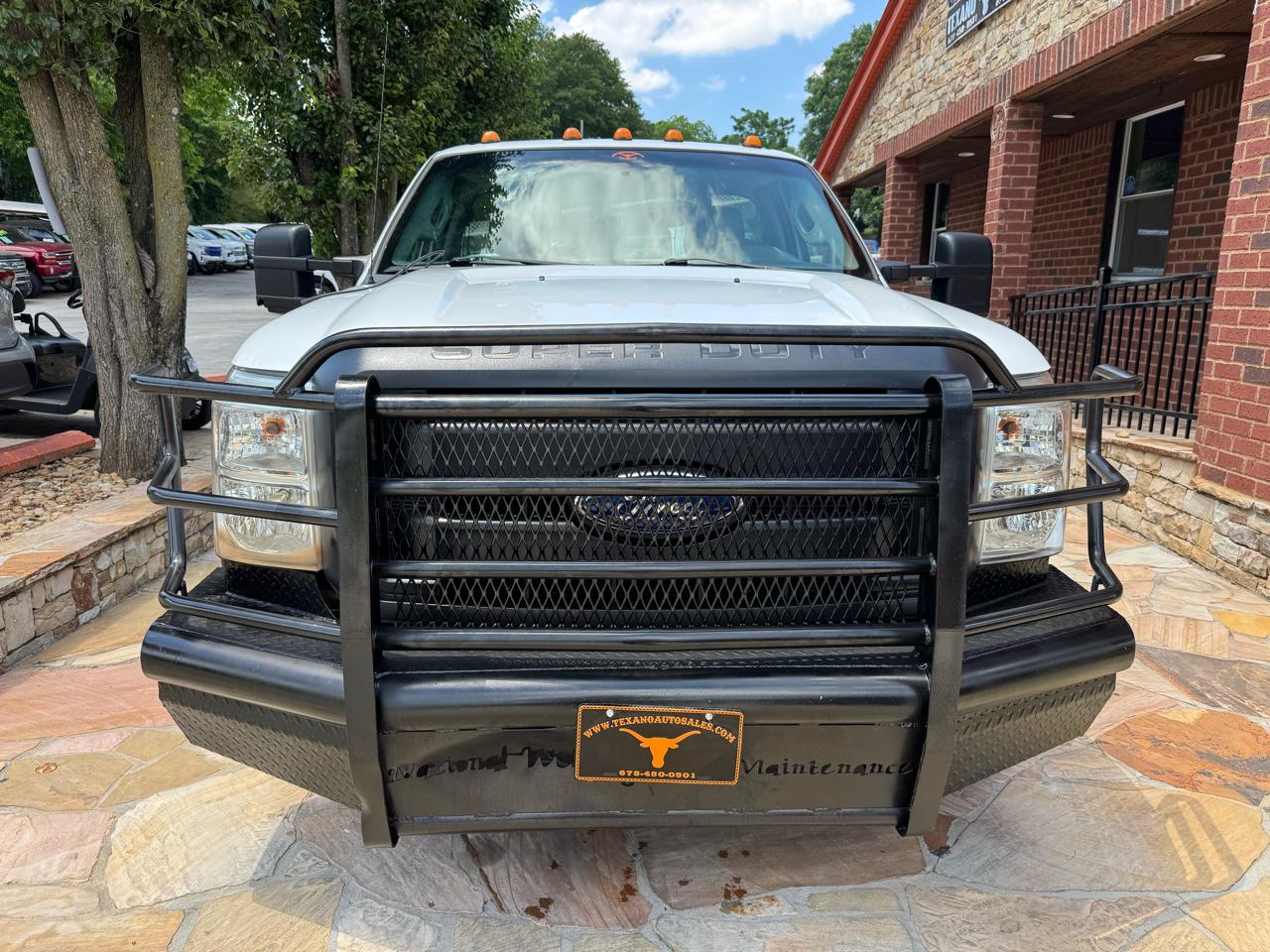 Ford Super Duty F-350 DRW 2WD Reg Cab 141" WB 60" CA XLT 2011