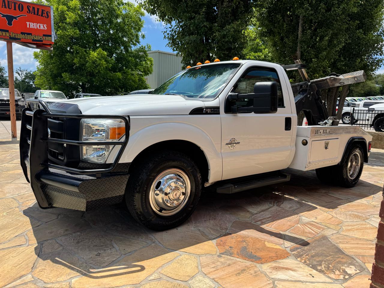 Ford Super Duty F-350 DRW 2WD Reg Cab 141" WB 60" CA XLT 2011