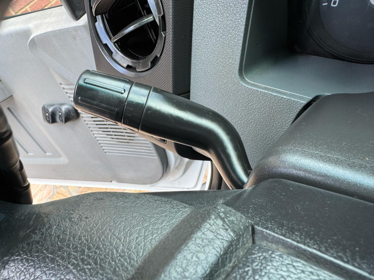 Ford Super Duty F-350 DRW 2WD Reg Cab 141" WB 60" CA XLT 2011