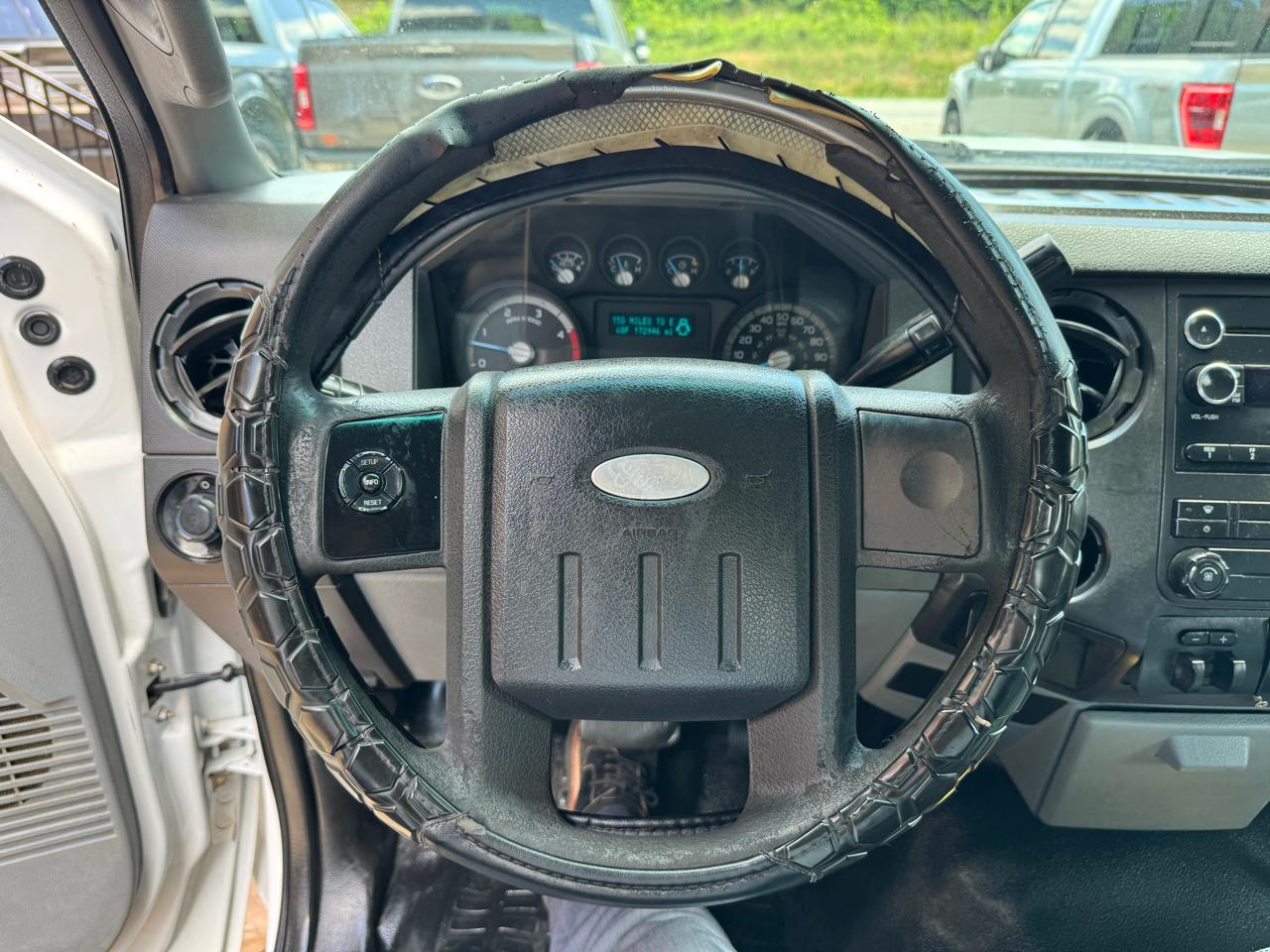 Ford Super Duty F-350 DRW 2WD Reg Cab 141" WB 60" CA XLT 2011