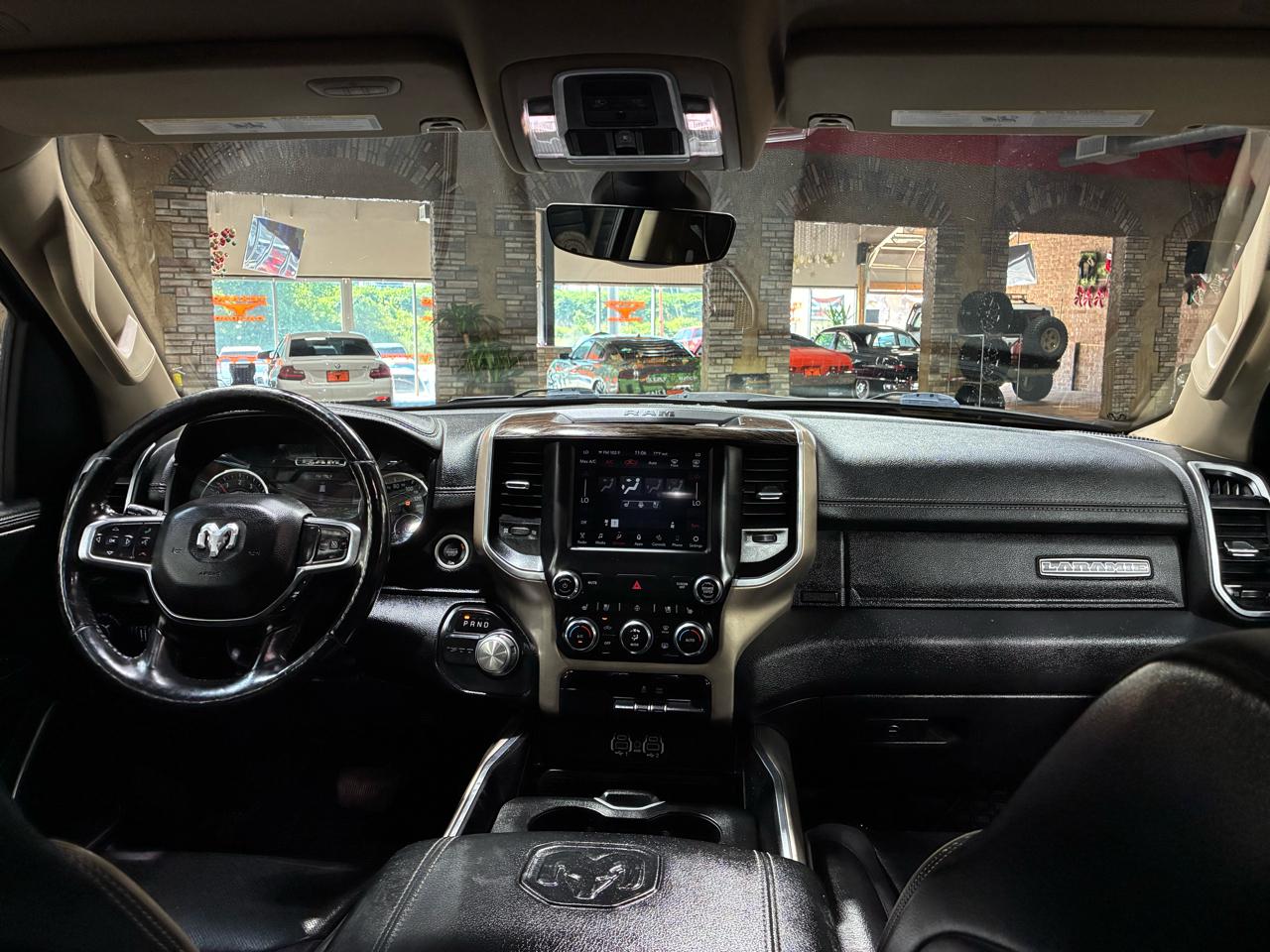 RAM 1500 Laramie 4x2 Quad Cab 6'4" Box 2020