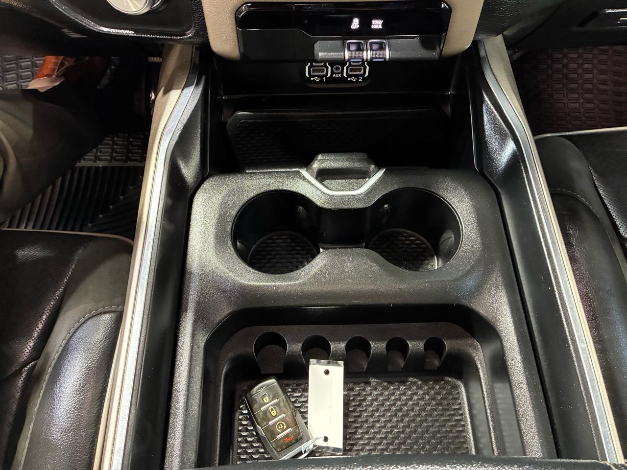RAM 1500 Laramie 4x2 Quad Cab 6'4" Box 2020