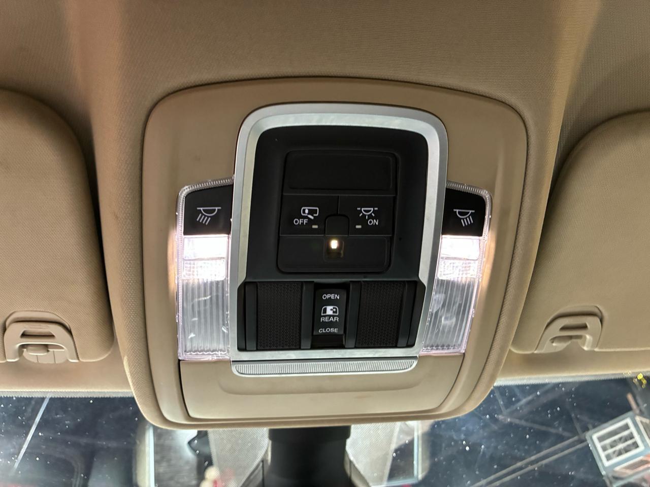 RAM 1500 Laramie 4x2 Quad Cab 6'4" Box 2020