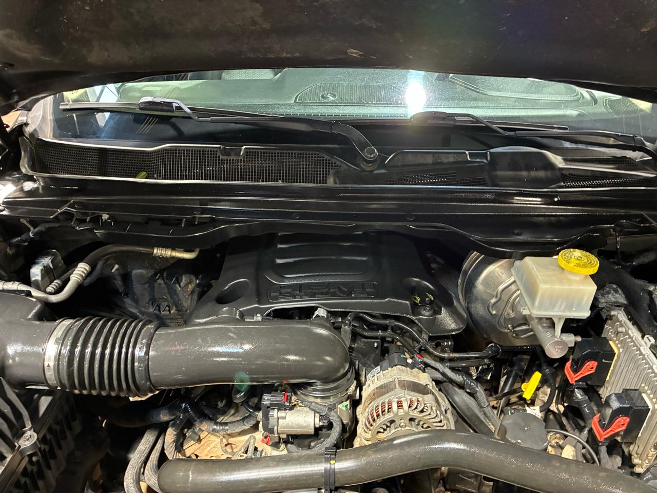 RAM 1500 Laramie 4x2 Quad Cab 6'4" Box 2020