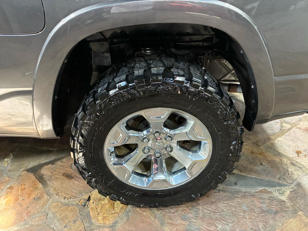 RAM 1500 Laramie 4x2 Quad Cab 6'4" Box 2020