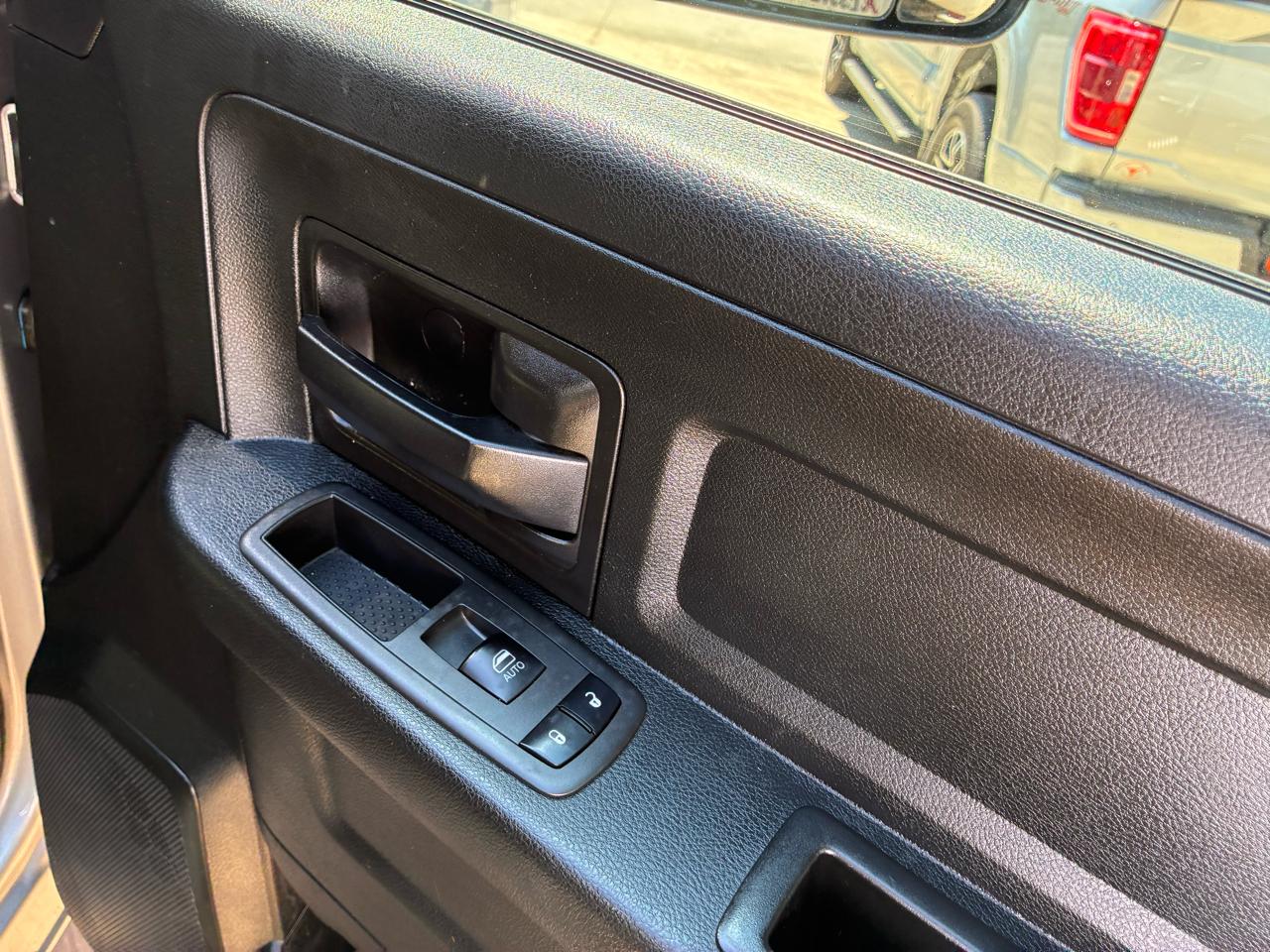 RAM 3500 Tradesman 4x4 Crew Cab 8' Box 2020