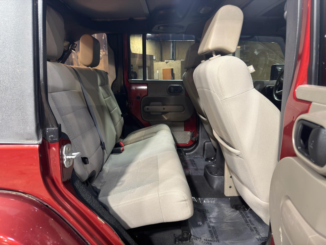 Jeep Wrangler Unlimited 4WD 4dr Sahara 2009