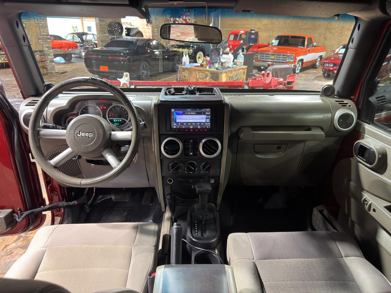 Jeep Wrangler Unlimited 4WD 4dr Sahara 2009