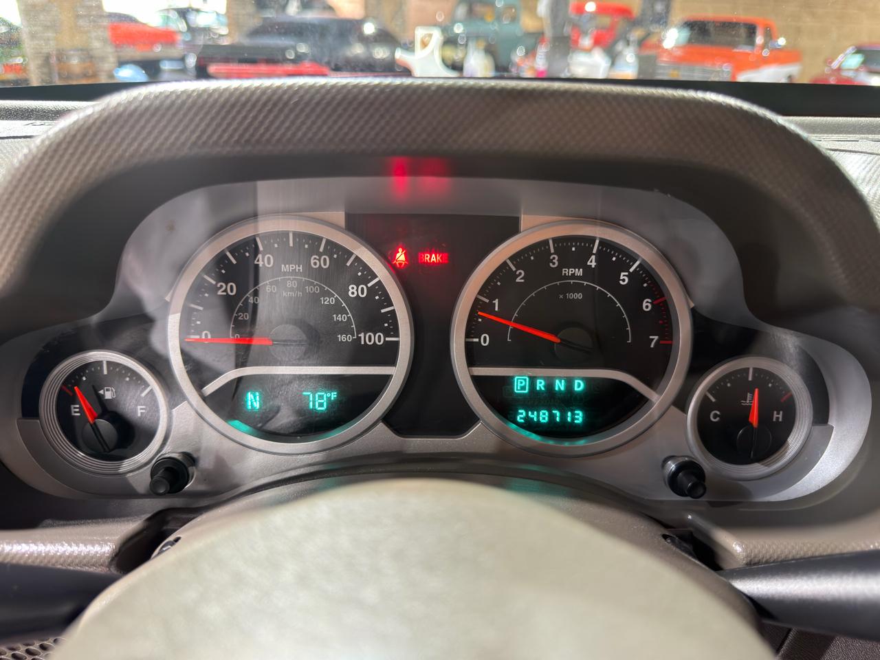 Jeep Wrangler Unlimited 4WD 4dr Sahara 2009