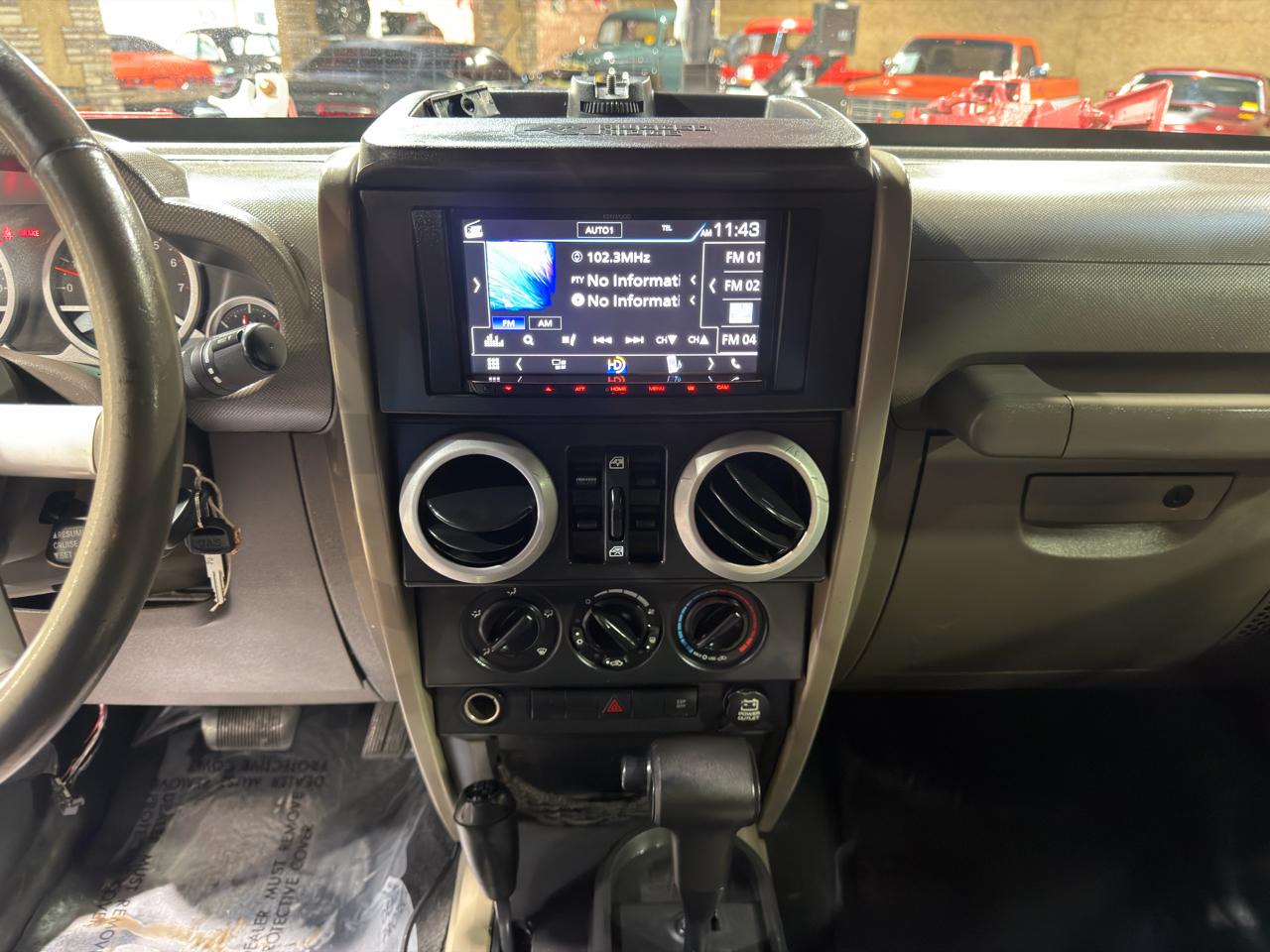 Jeep Wrangler Unlimited 4WD 4dr Sahara 2009