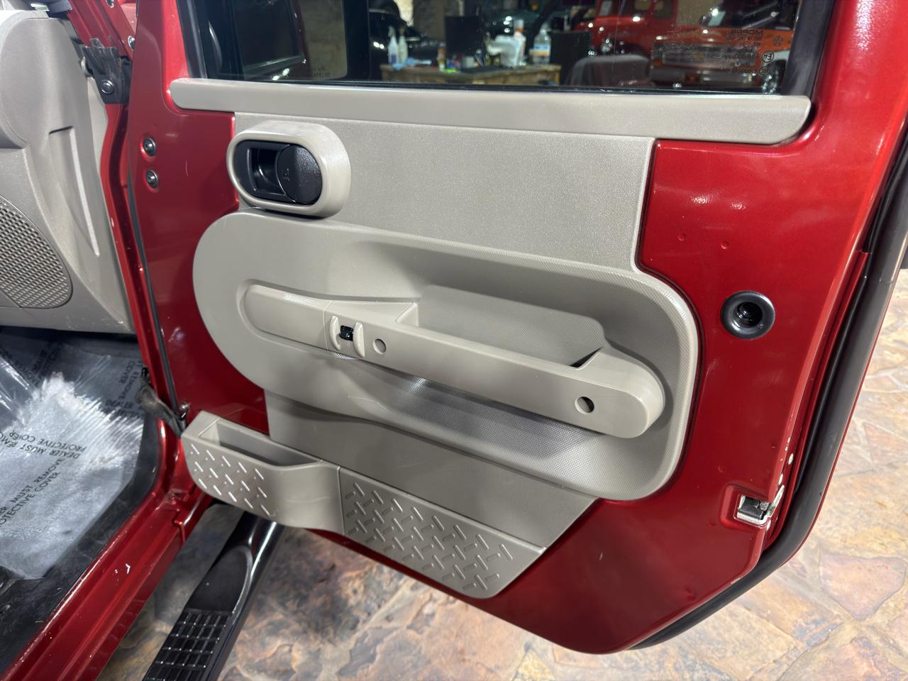 Jeep Wrangler Unlimited 4WD 4dr Sahara 2009