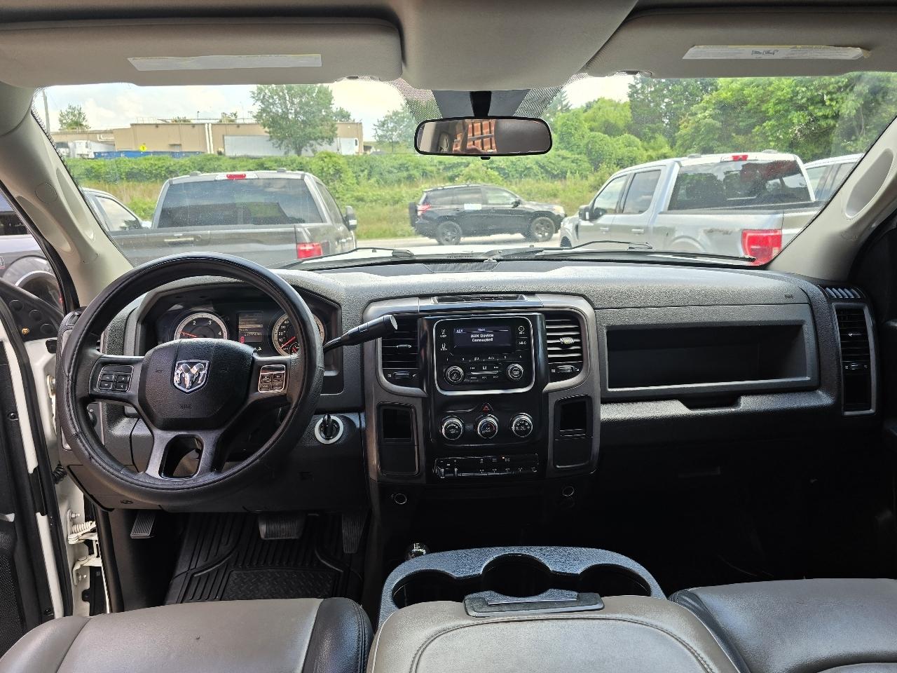 RAM 3500 4WD Crew Cab 172" WB 60" CA Tradesman 2014