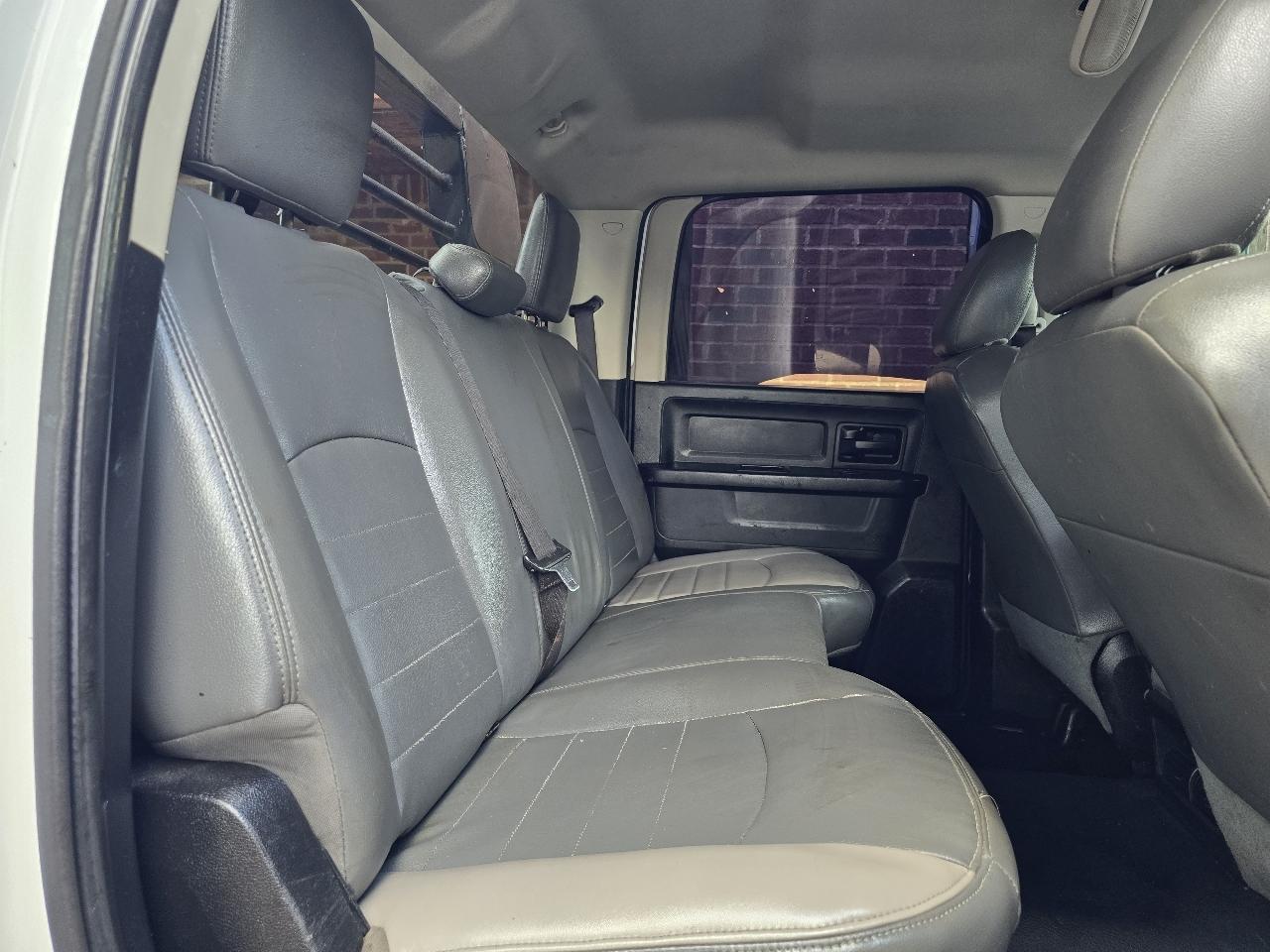 RAM 3500 4WD Crew Cab 172" WB 60" CA Tradesman 2014