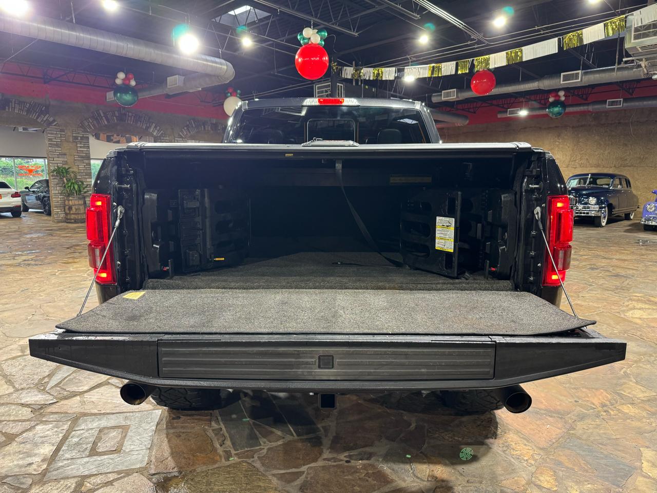 Ford F-150 4WD SuperCrew 145" Lariat 2015