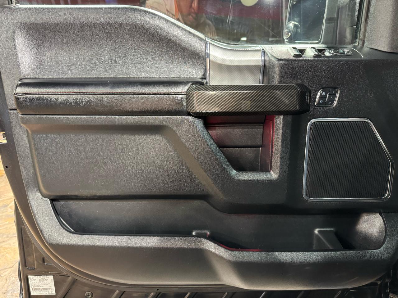 Ford F-150 4WD SuperCrew 145" Lariat 2015