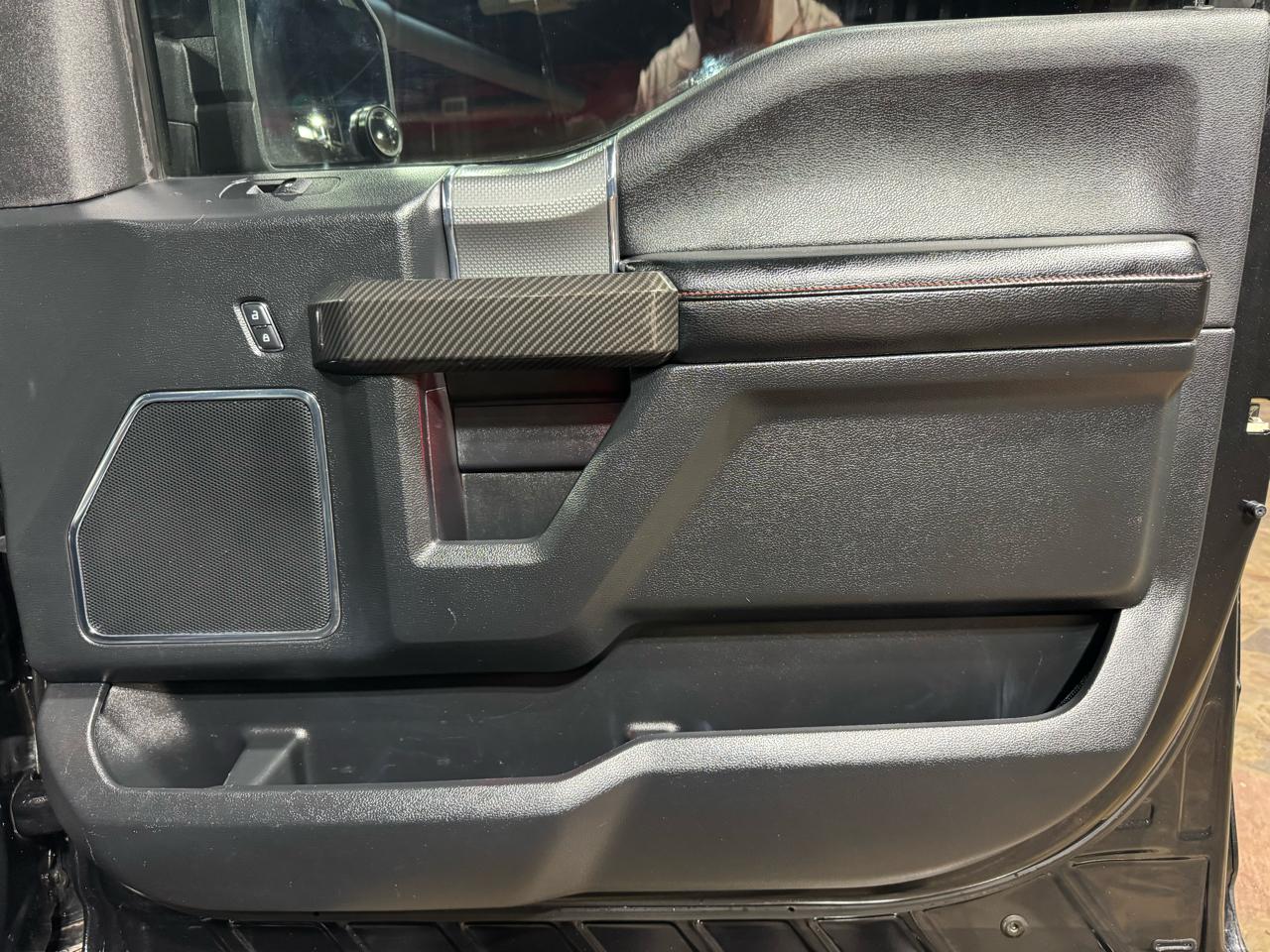 Ford F-150 4WD SuperCrew 145" Lariat 2015
