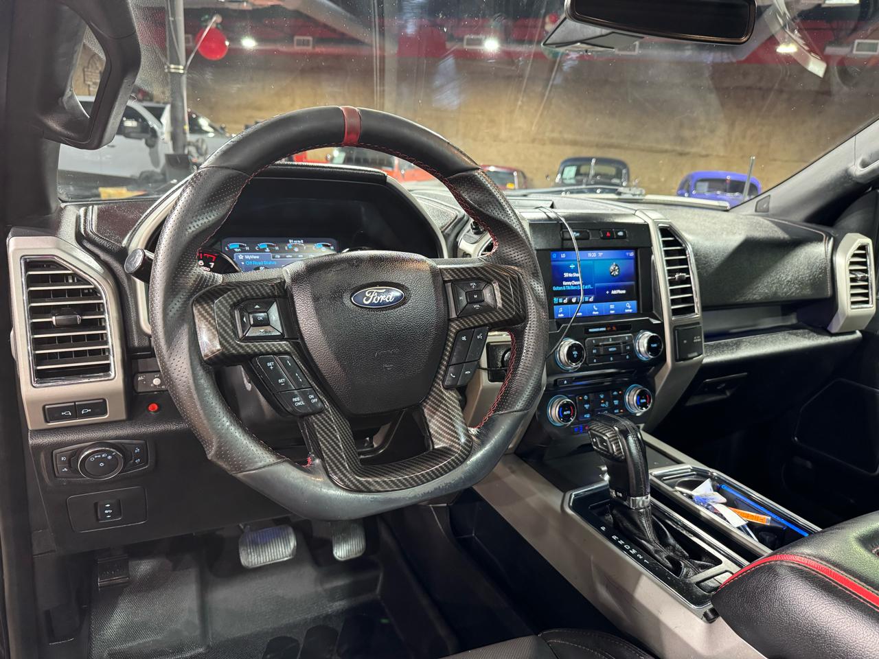 Ford F-150 4WD SuperCrew 145" Lariat 2015