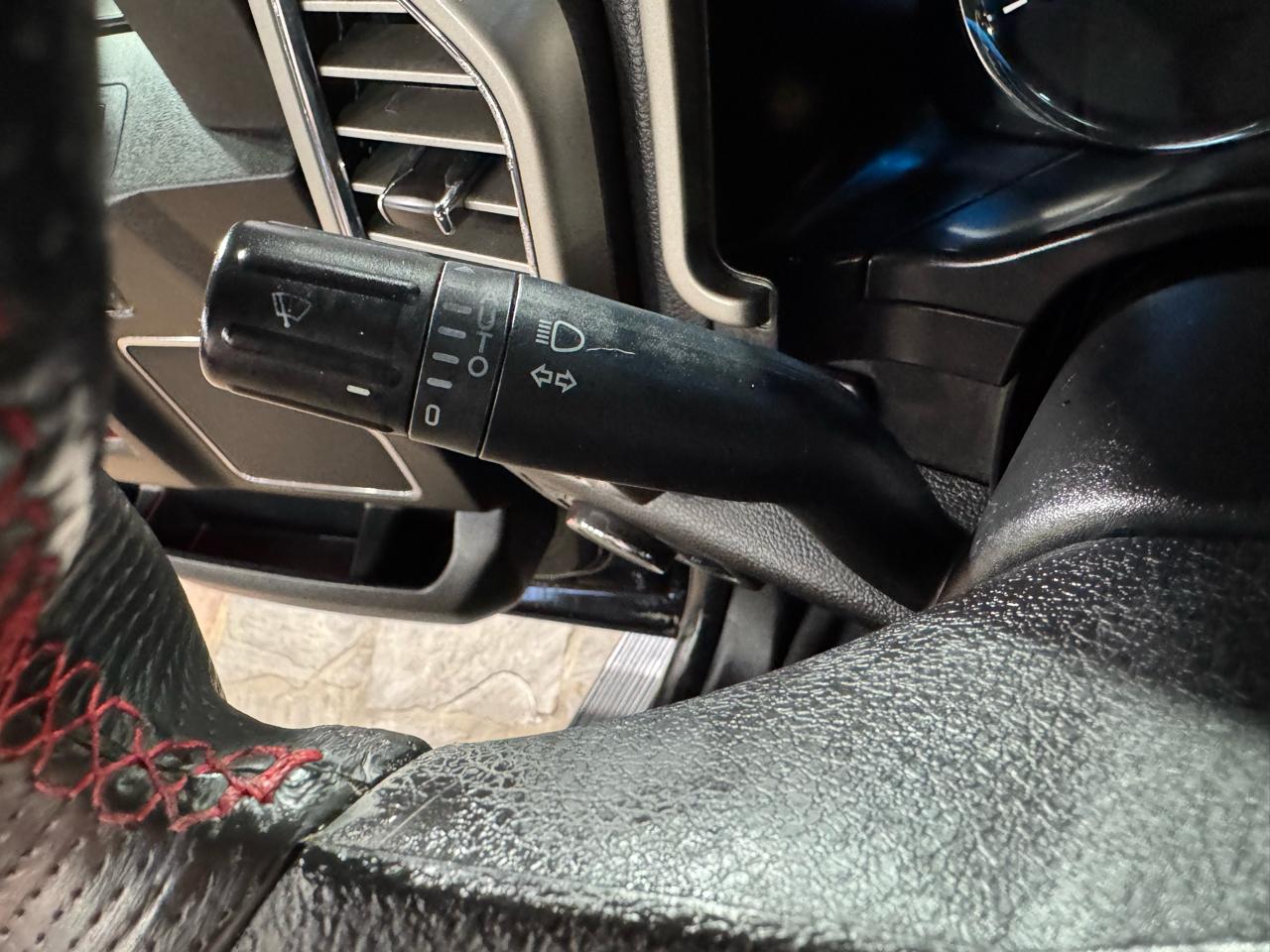 Ford F-150 4WD SuperCrew 145" Lariat 2015
