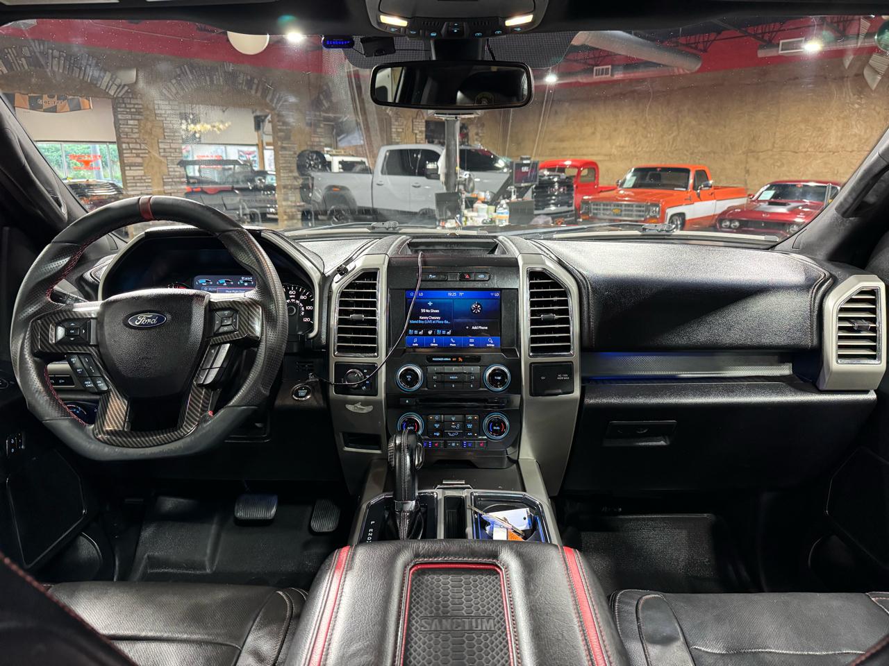 Ford F-150 4WD SuperCrew 145" Lariat 2015