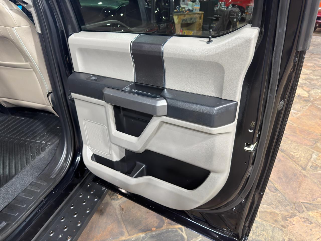 Ford F-150 2WD SuperCrew 150" XLT 2018