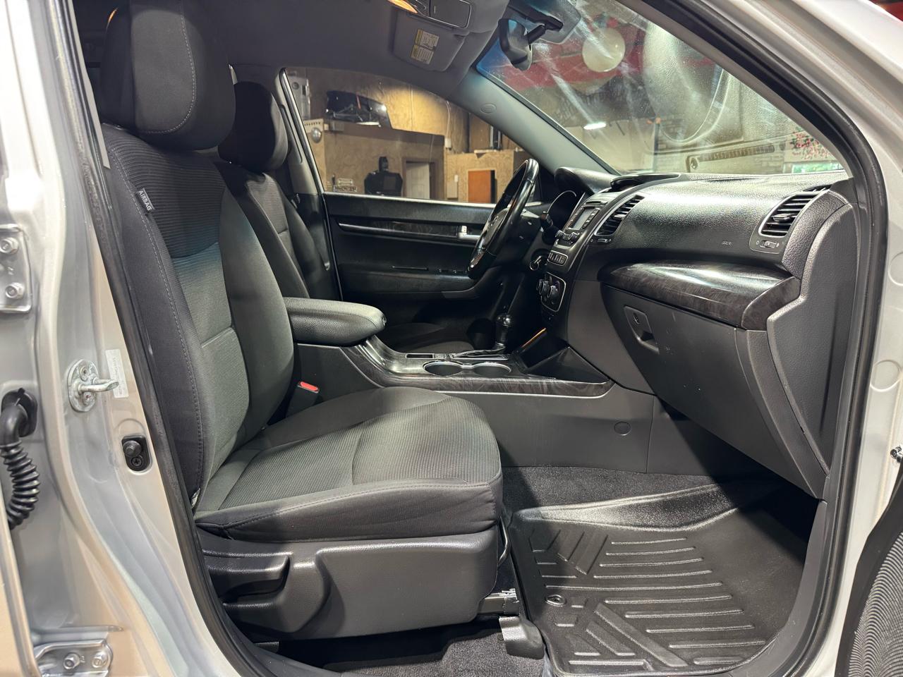 Kia Sorento 2WD 4dr I4 LX 2014