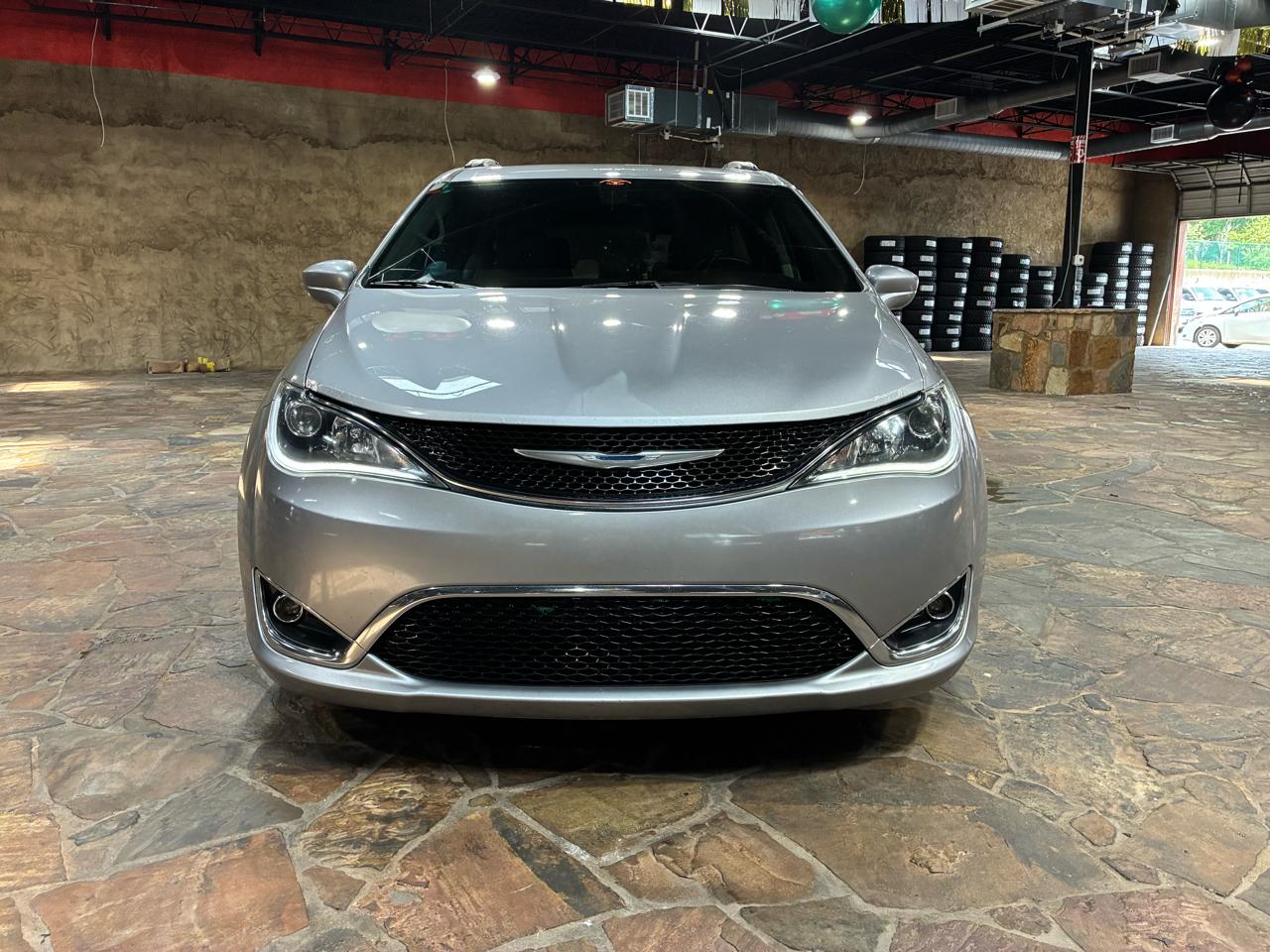 Chrysler Pacifica Touring-L FWD 2017