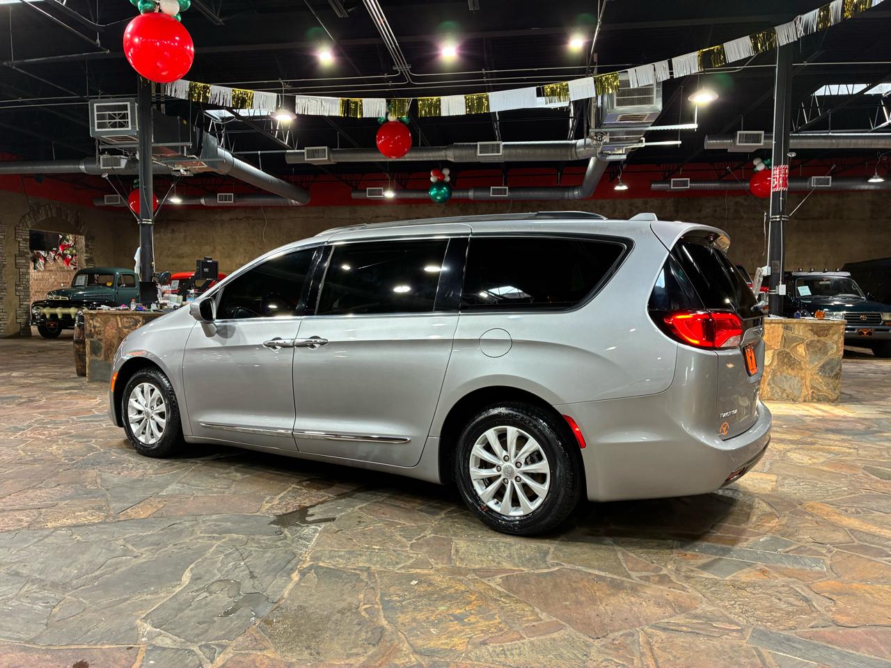 Chrysler Pacifica Touring-L FWD 2017