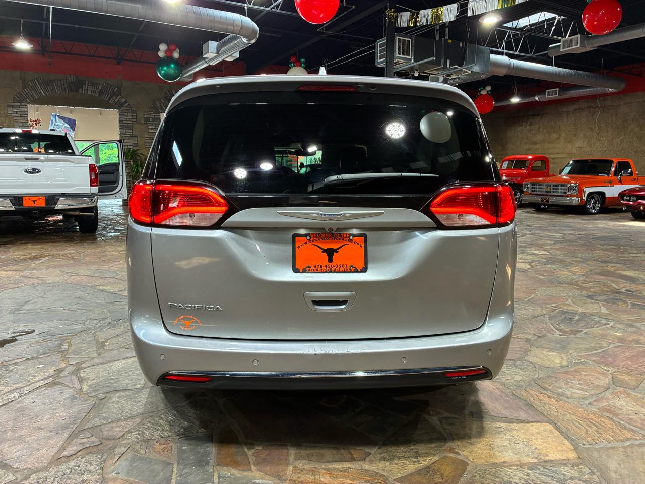 Chrysler Pacifica Touring-L FWD 2017