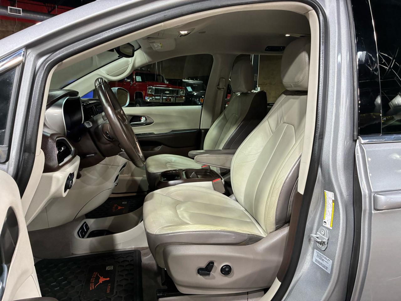 Chrysler Pacifica Touring-L FWD 2017
