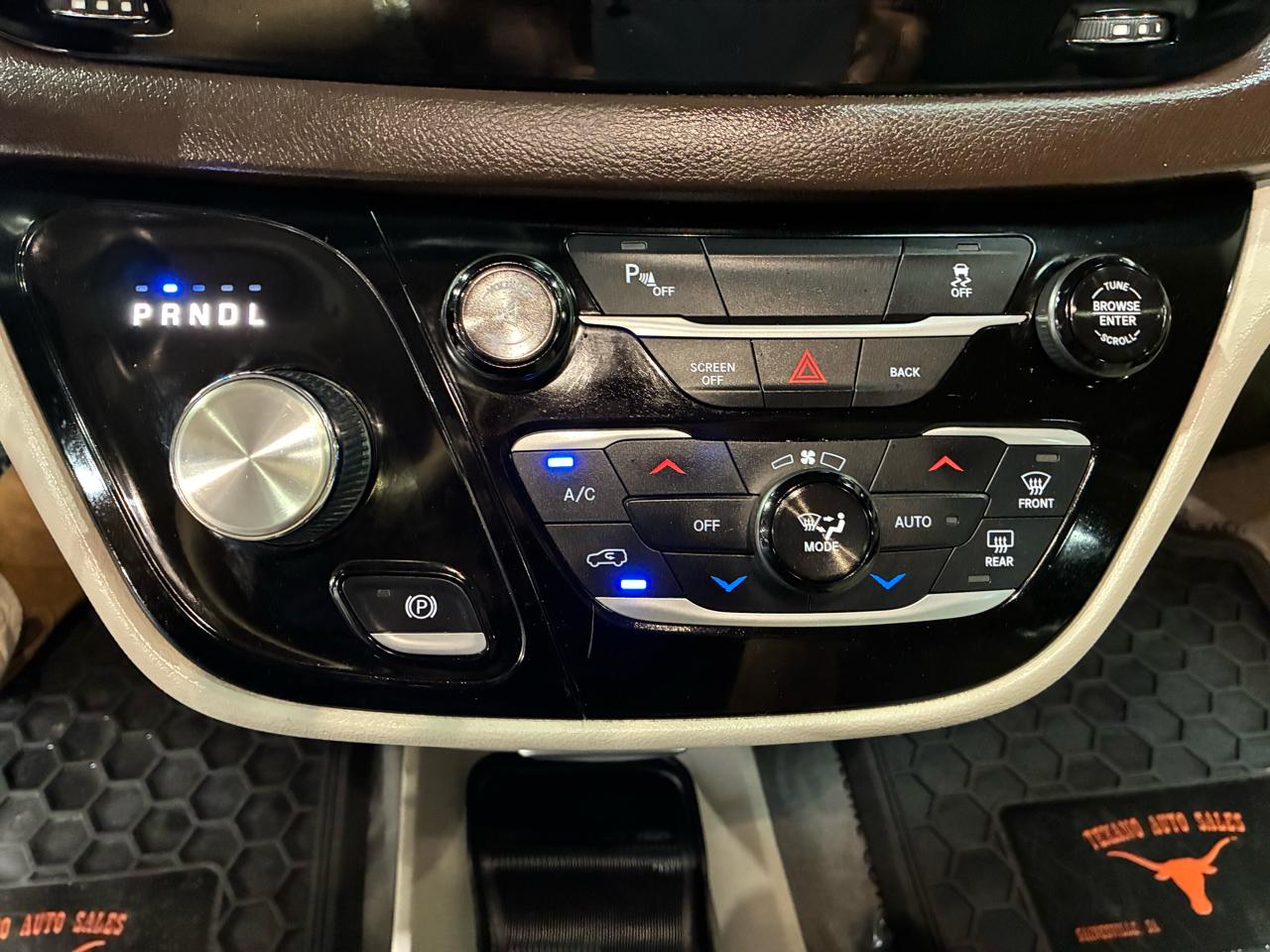 Chrysler Pacifica Touring-L FWD 2017