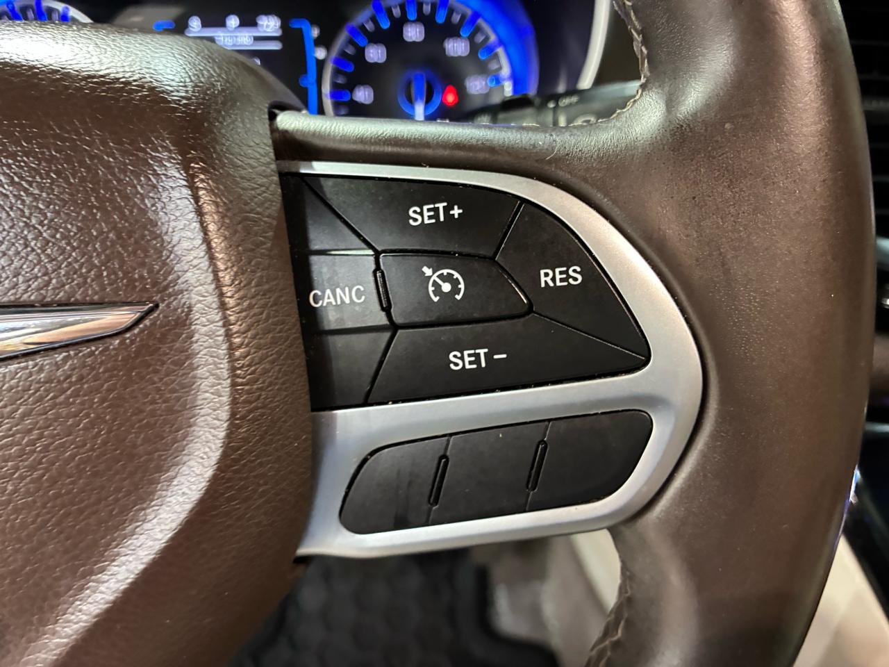 Chrysler Pacifica Touring-L FWD 2017