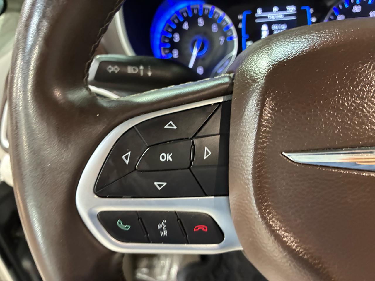 Chrysler Pacifica Touring-L FWD 2017
