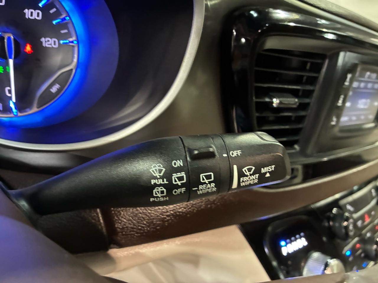 Chrysler Pacifica Touring-L FWD 2017