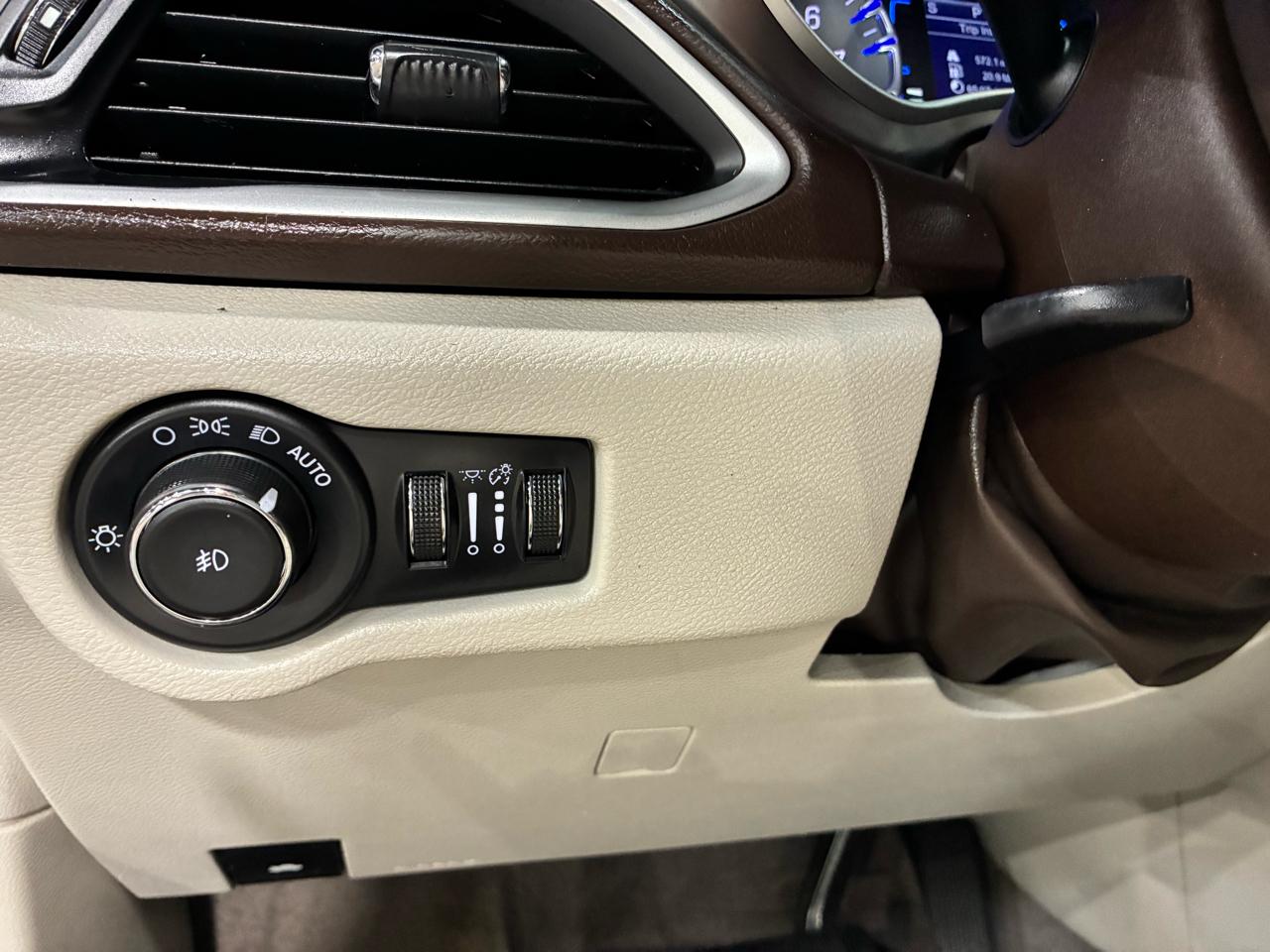 Chrysler Pacifica Touring-L FWD 2017
