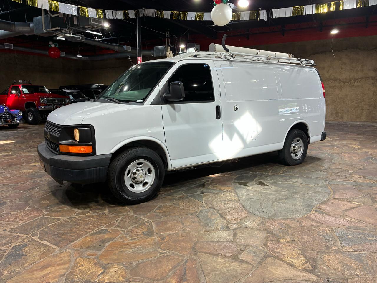 Chevrolet Express Cargo Van RWD 2500 135" 2013