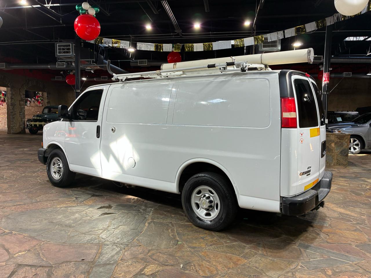 Chevrolet Express Cargo Van RWD 2500 135" 2013