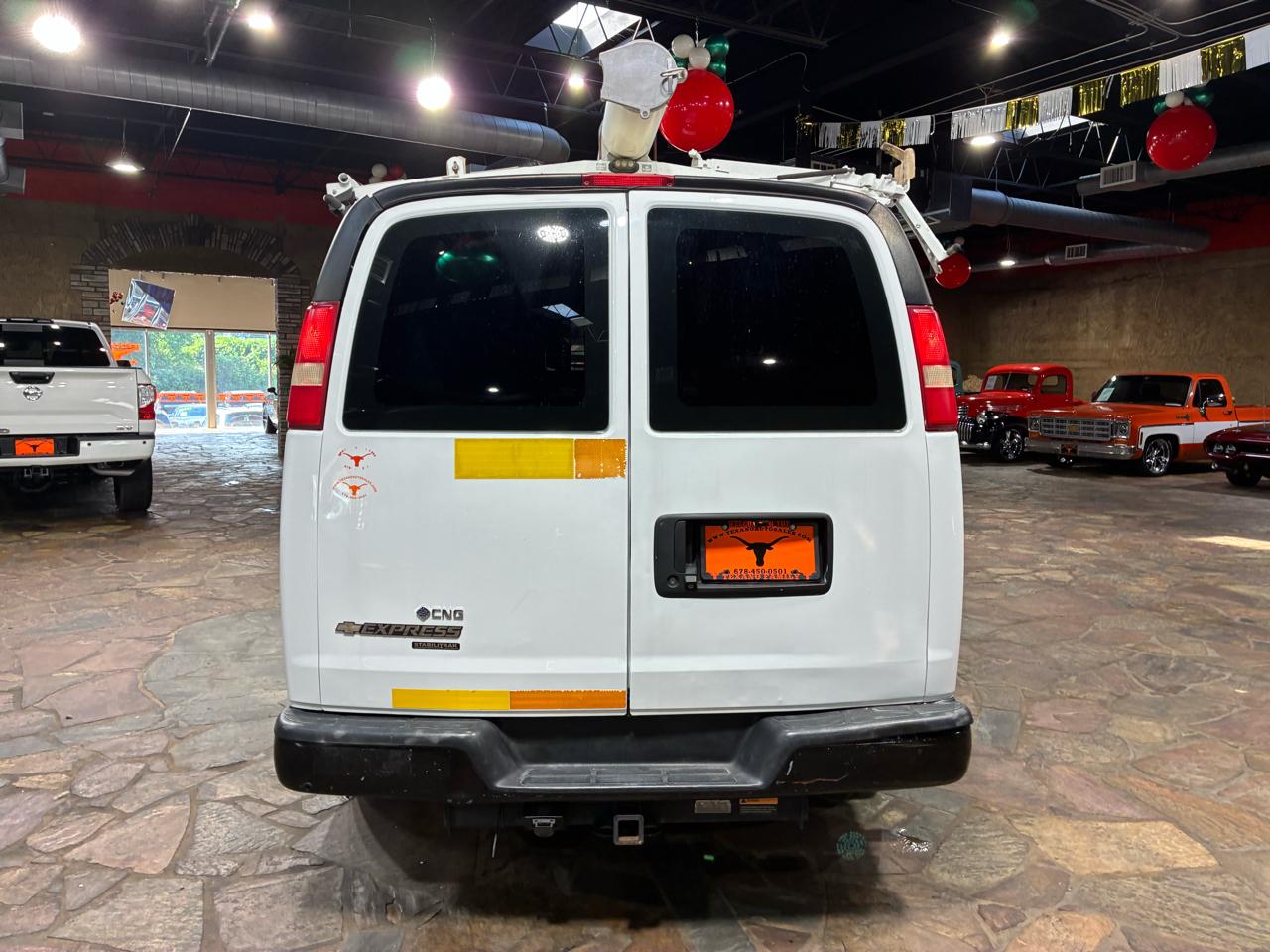 Chevrolet Express Cargo Van RWD 2500 135" 2013