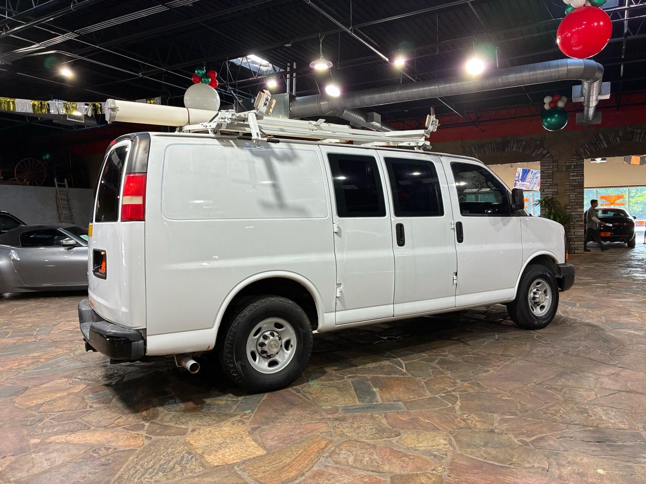 Chevrolet Express Cargo Van RWD 2500 135" 2013